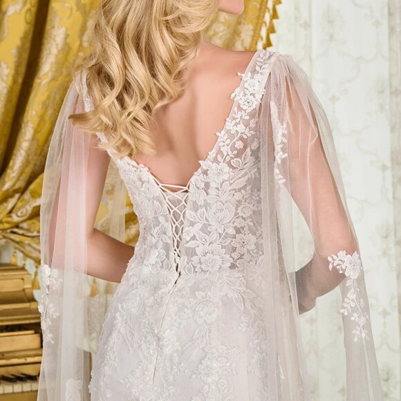 New Floral Wedding Gown w/ Shoulder Capes & Charming Mermaid Silhouette GL3829 - Picture 11 of 15